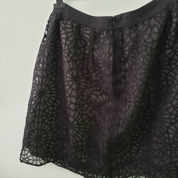 skater skirt in embroidered veil with lining, size L - Picture 7 of 7